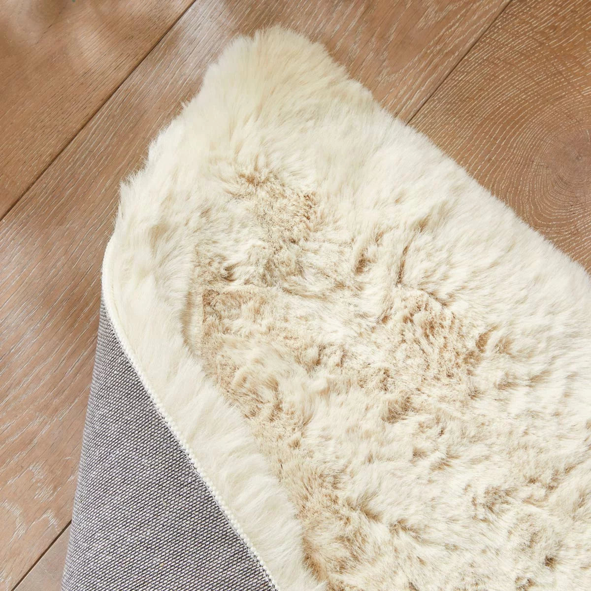 Concept Looms Heavenly Faux Fur Shell Rug, in 3 Sizes