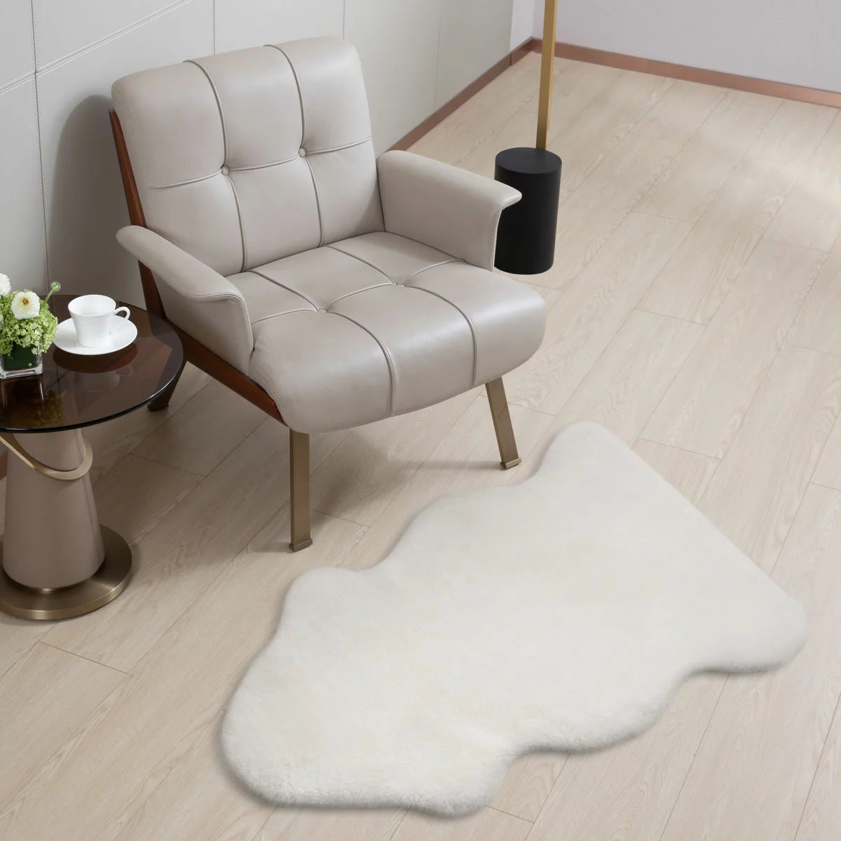 Windward Single Sheepskin Rug in Ivory, 60 x 95 cm