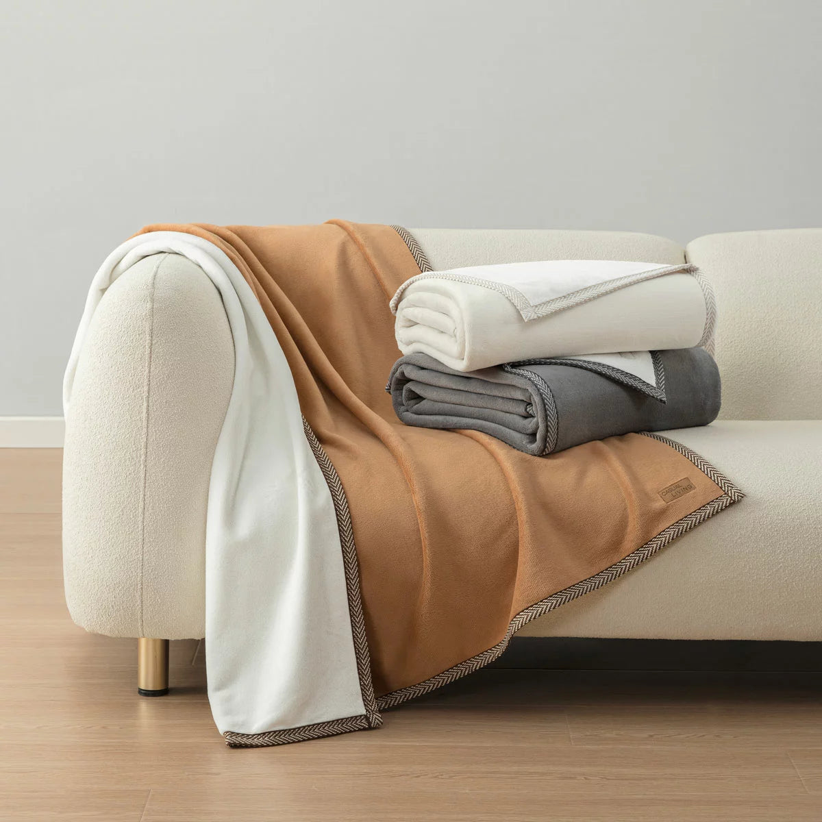Casual Living Luxe Plush Throw, 127 x 178 cm