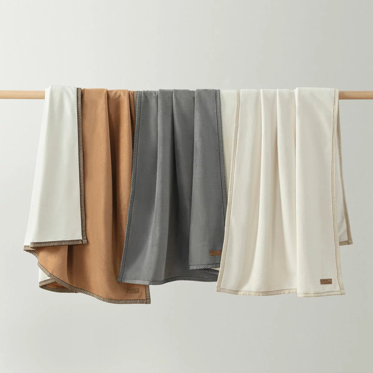 Casual Living Luxe Plush Throw, 127 x 178 cm