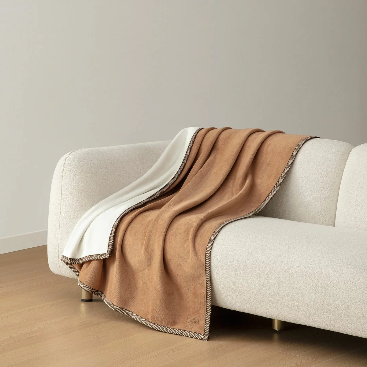 Casual Living Luxe Plush Throw, 127 x 178 cm