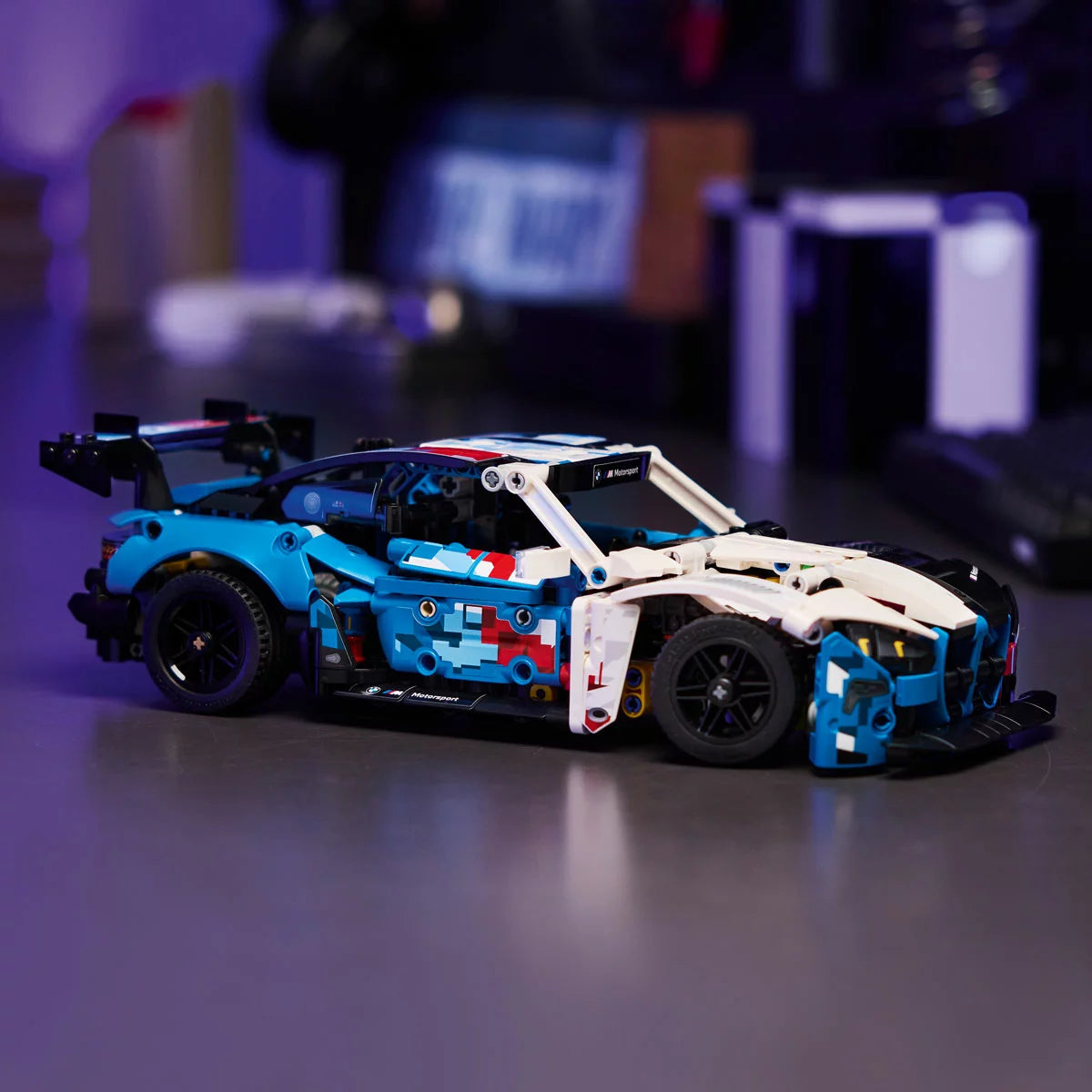 LEGO Technic BMW M4 GT3 EVO Race Car / Jeep Wrangler Rubicon SUV