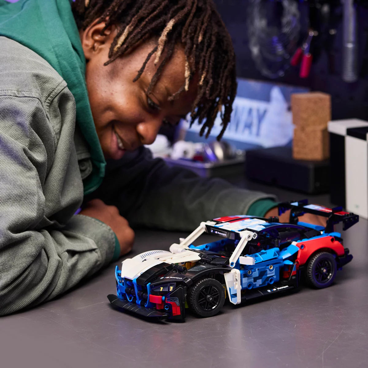 LEGO Technic BMW M4 GT3 EVO Race Car / Jeep Wrangler Rubicon SUV