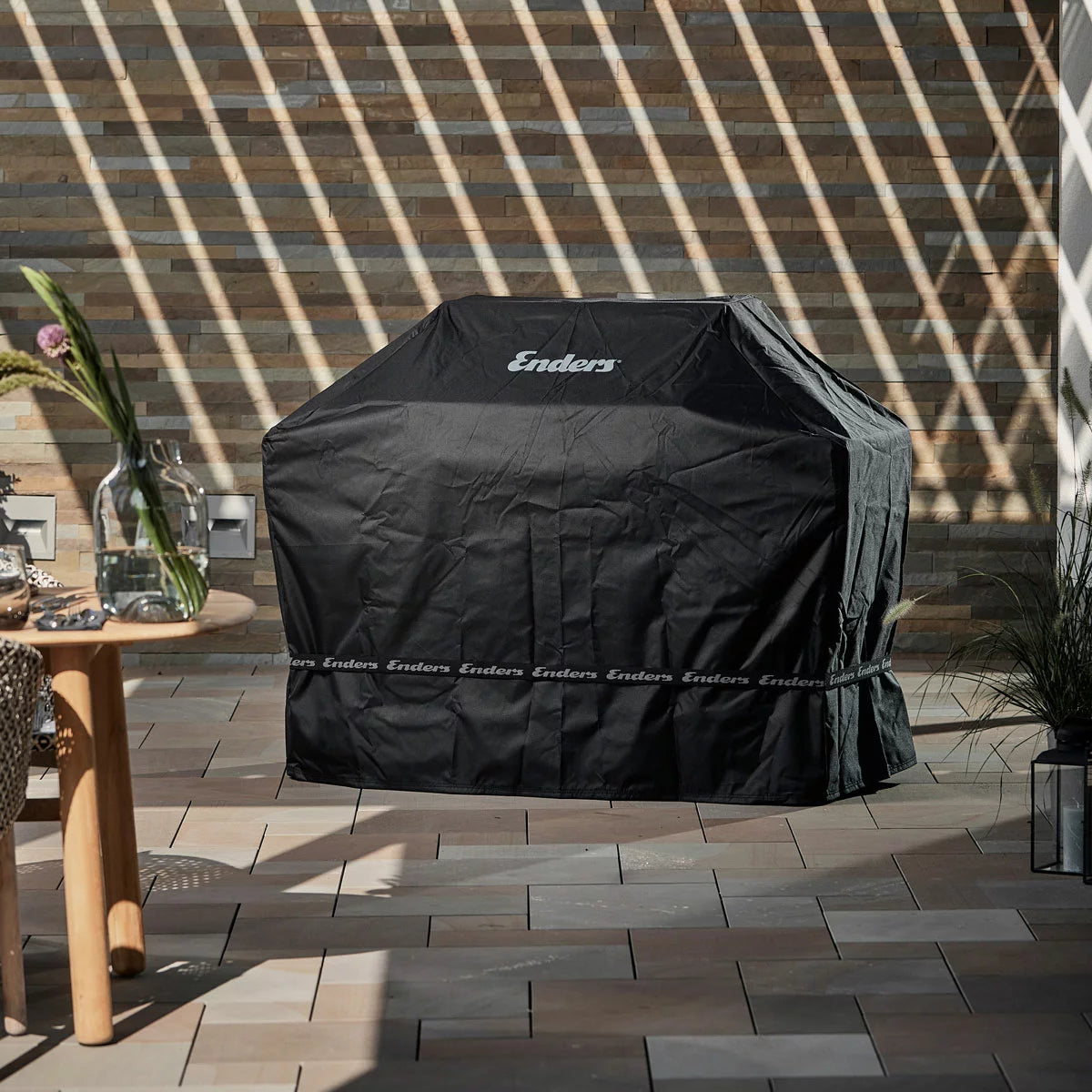 Enders UNIQ PRO 3 Burner Gas BBQ + Cover