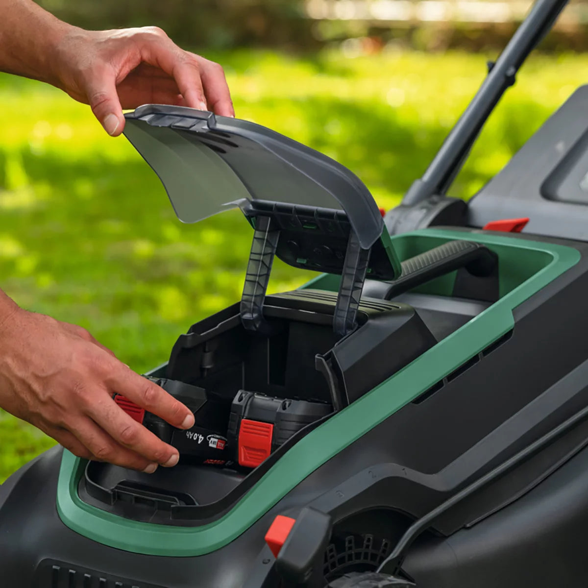 Bosch Rotak 36V (4Ah) Hand-Propelled, 43cm Cutting Width, Cordless Battery