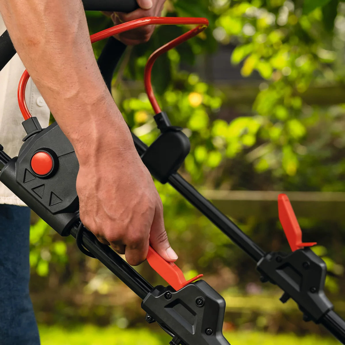 Bosch Rotak 36V (4Ah) Hand-Propelled, 43cm Cutting Width, Cordless Battery
