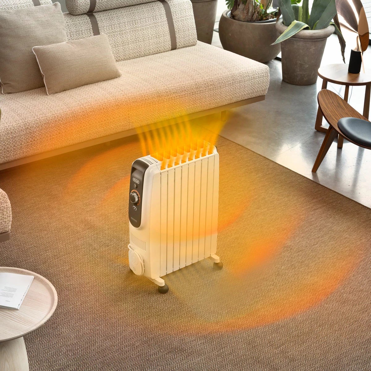 De'Longhi TRD5082T Dragon Oil Filled Radiator in White, view 3