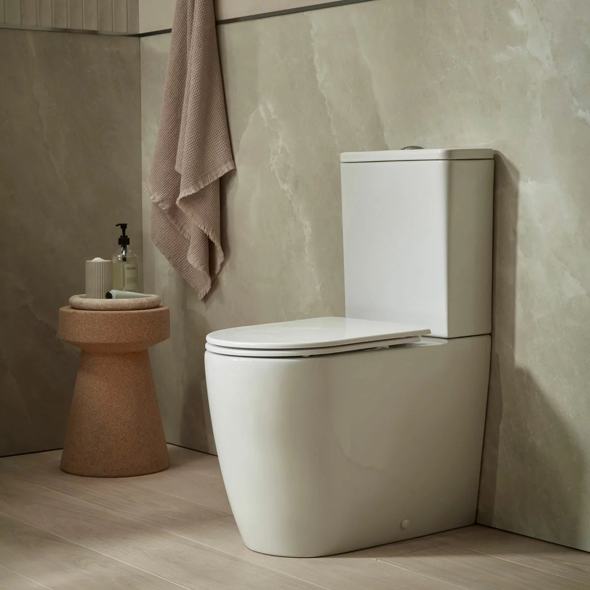 Tavistock Curve Closed Back Toilet With Cistern And Seat 620mm