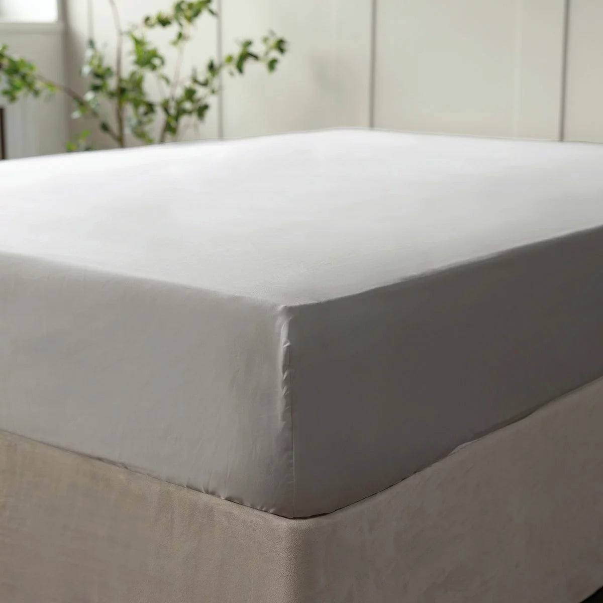 Belledorm 600 Thread Count Cotton Grey Fitted Sheet in 3 Sizes