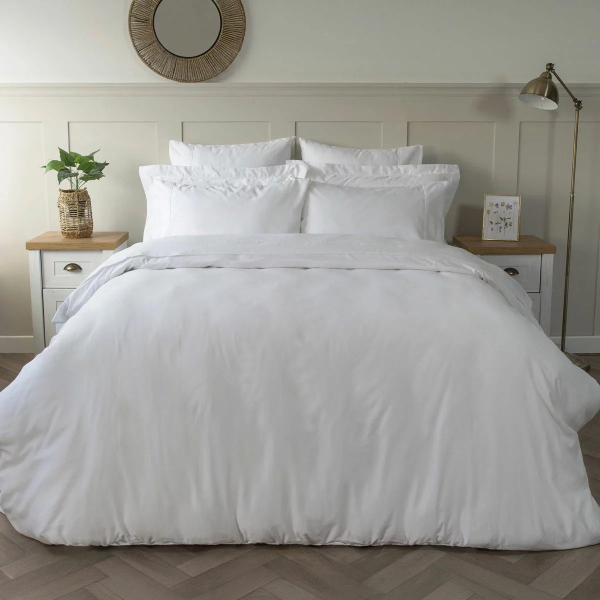 Belledorm 600 Thread Count Cotton White Duvet Cover Set in 3 Sizes