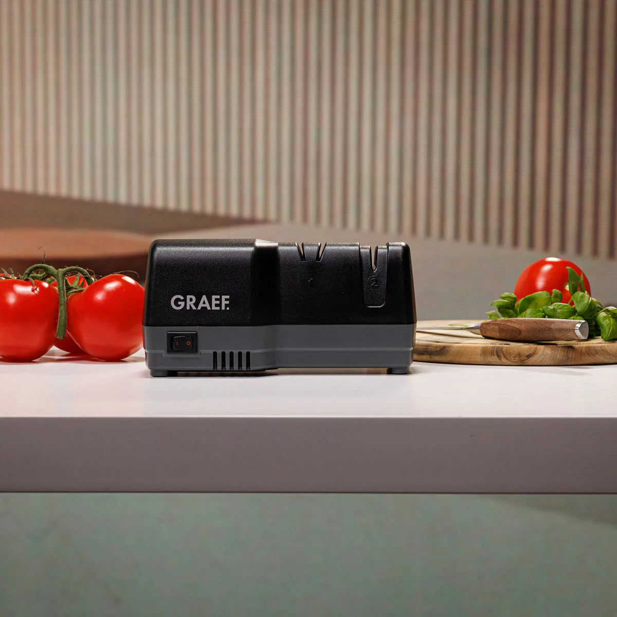 Graef CC82UKI Electric Knife Sharpener in Black