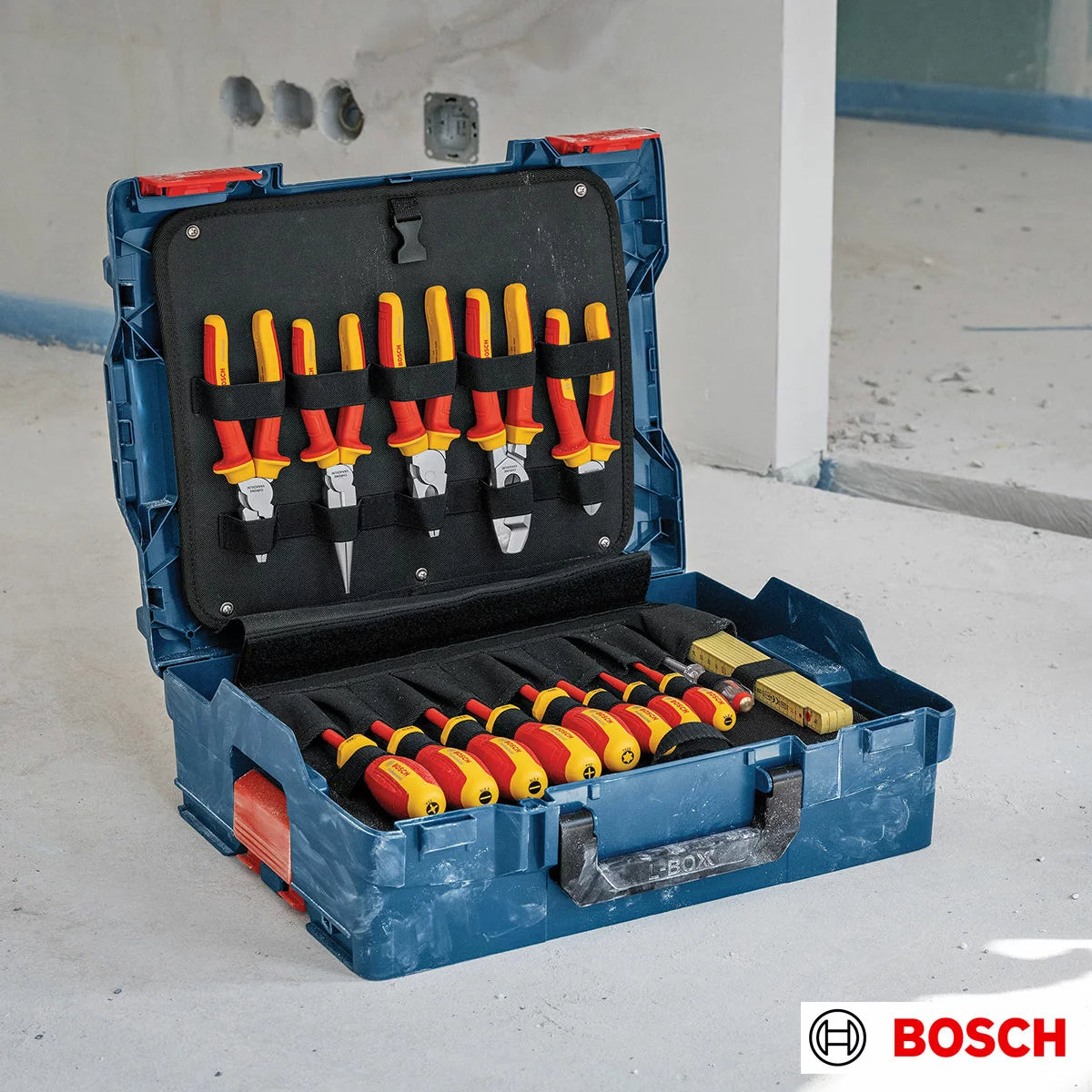 Bosch Professional 37 Piece VDE Hand Tool Set + Case