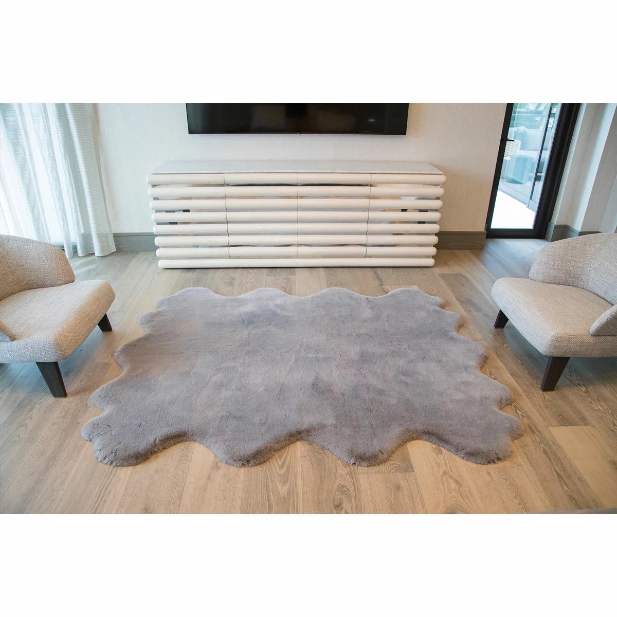 Mon Chateau Faux Fur Octo Rug, 177 x 220 cm, view 3