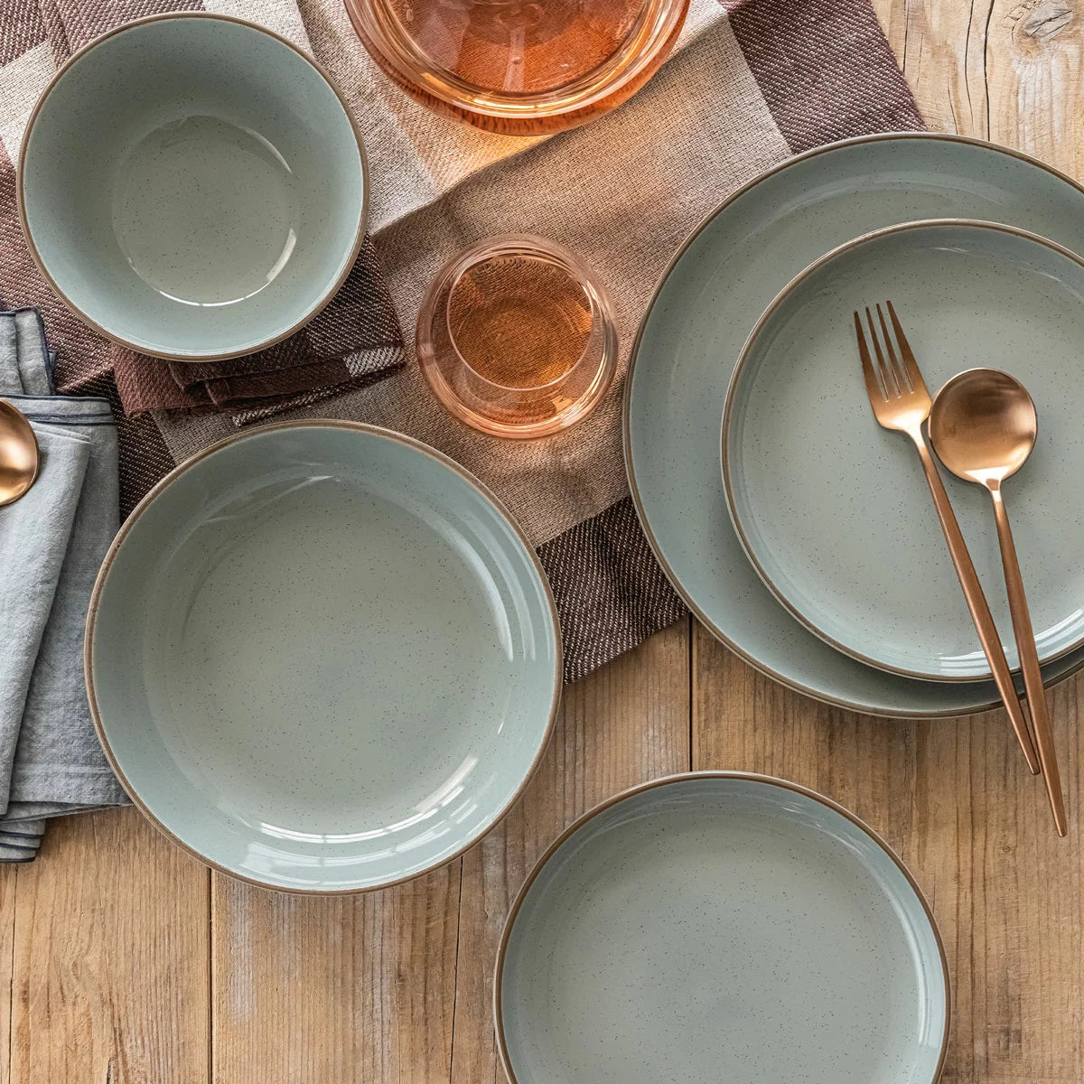 Over & Back Stoneware Dinnerware Set, 16 Piece