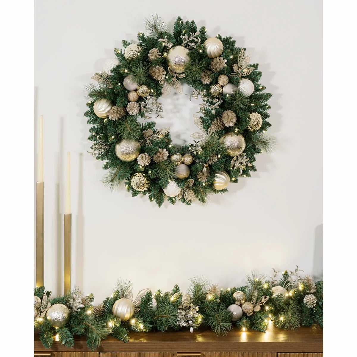 30 inch (76cm) Pre-Lit Decorated Wreath with 50 LED Lights, view 12