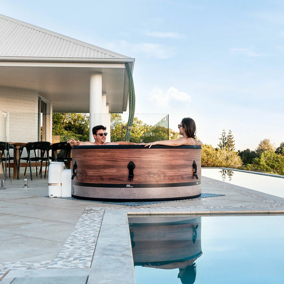 MSpa Duet Eco 6 Person Hot Tub
