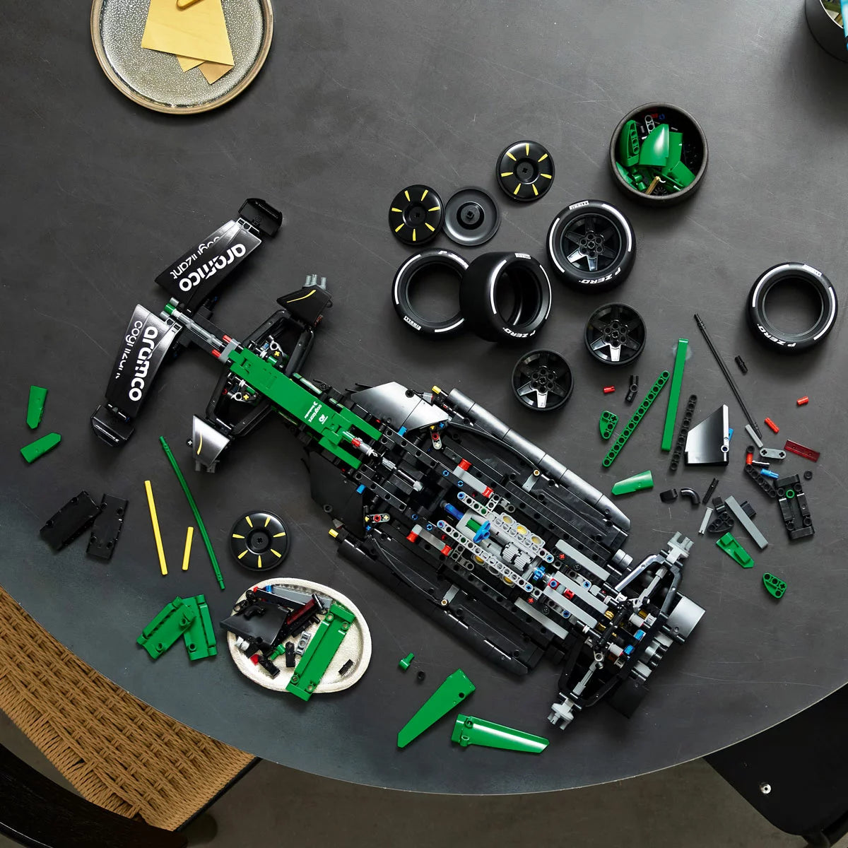 LEGO Technic Aston Martin Aramco AMR25 F1® Car - Model 42240 (18+ Years)