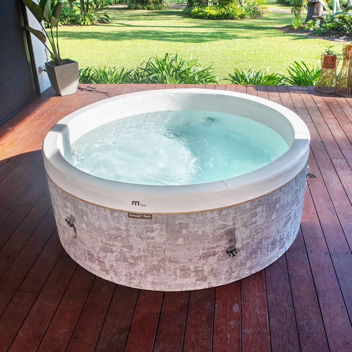 MSpa Verto Cocoon 6 Person Hot Tub