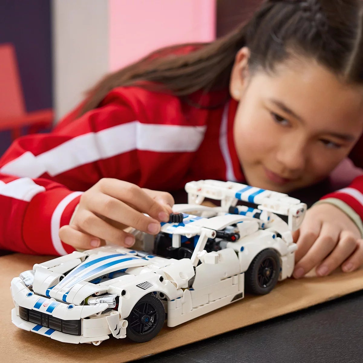 LEGO Technic Dodge Viper GTS-R Sports Car / Ferrari 488 PISTA Car - Model 42234/42235 (9+ Yrs), view 9