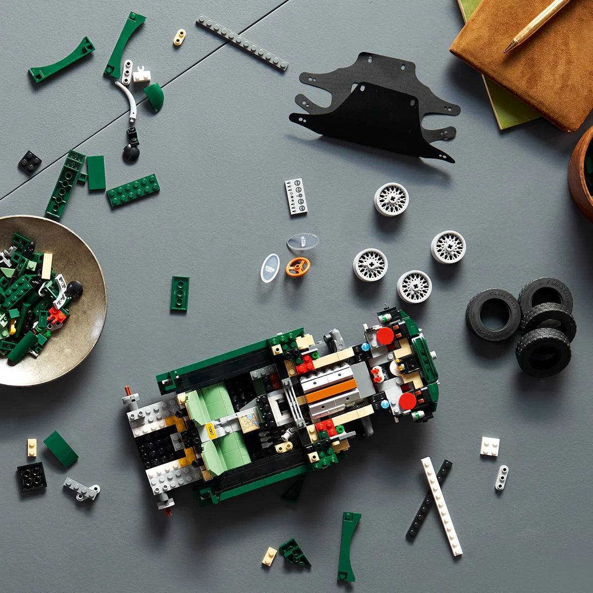 LEGO Icons Jaguar E-Type - Model 11381 (18+ Years), view 6