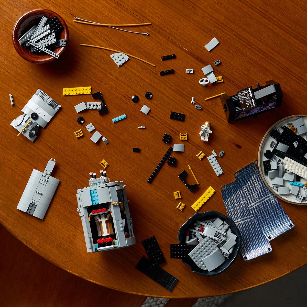 LEGO Icons NASA Space Hubble Telescope - Model 11382 (18+ Years)