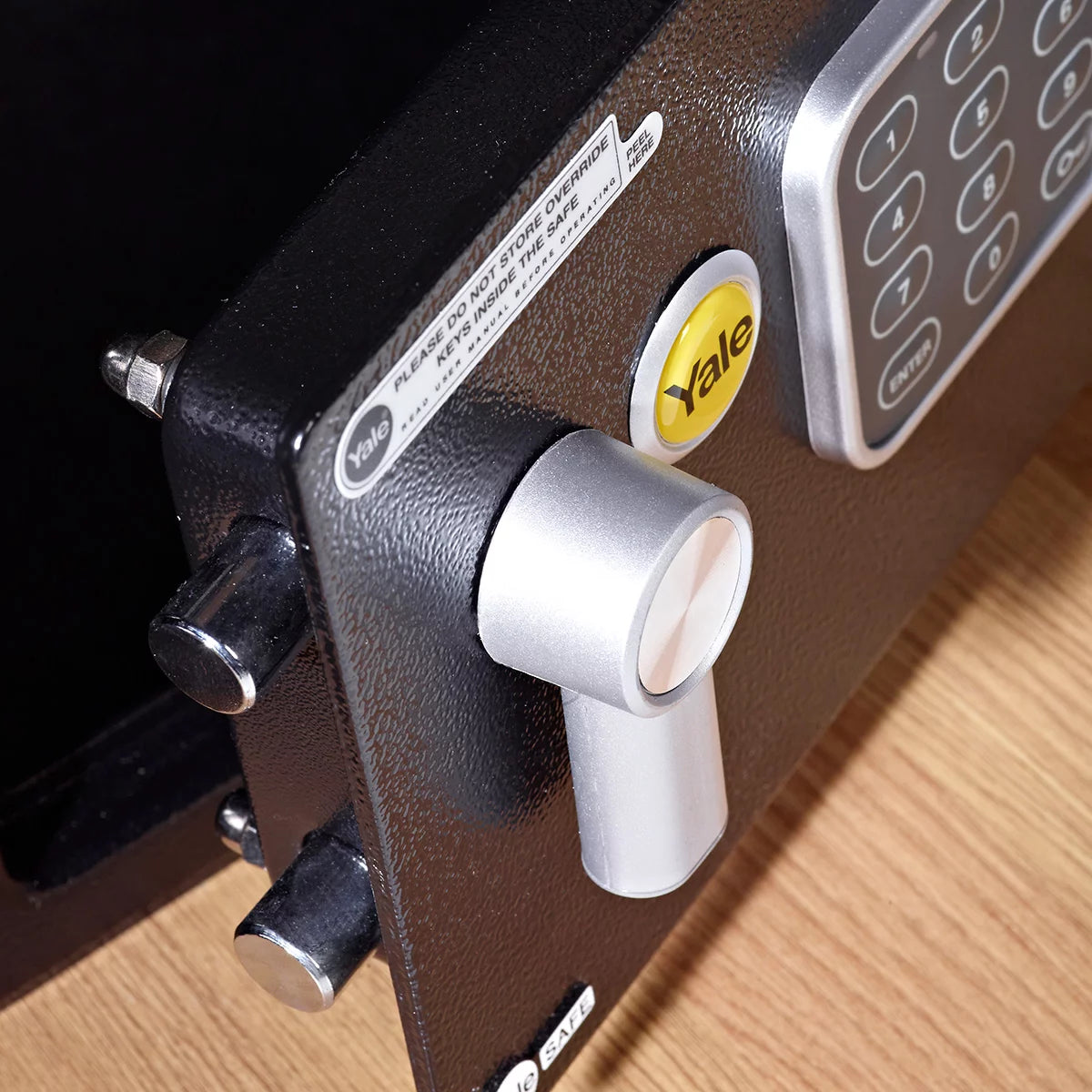Yale 16.3L Medium Digital Safe