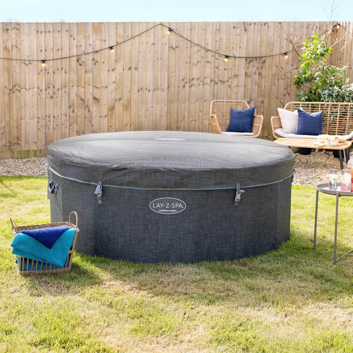 Lay-Z-Spa Copenhagen ThermaCore™ UltraFit™ Smart 140 AirJet, 6 Person Hot Tub, view 7