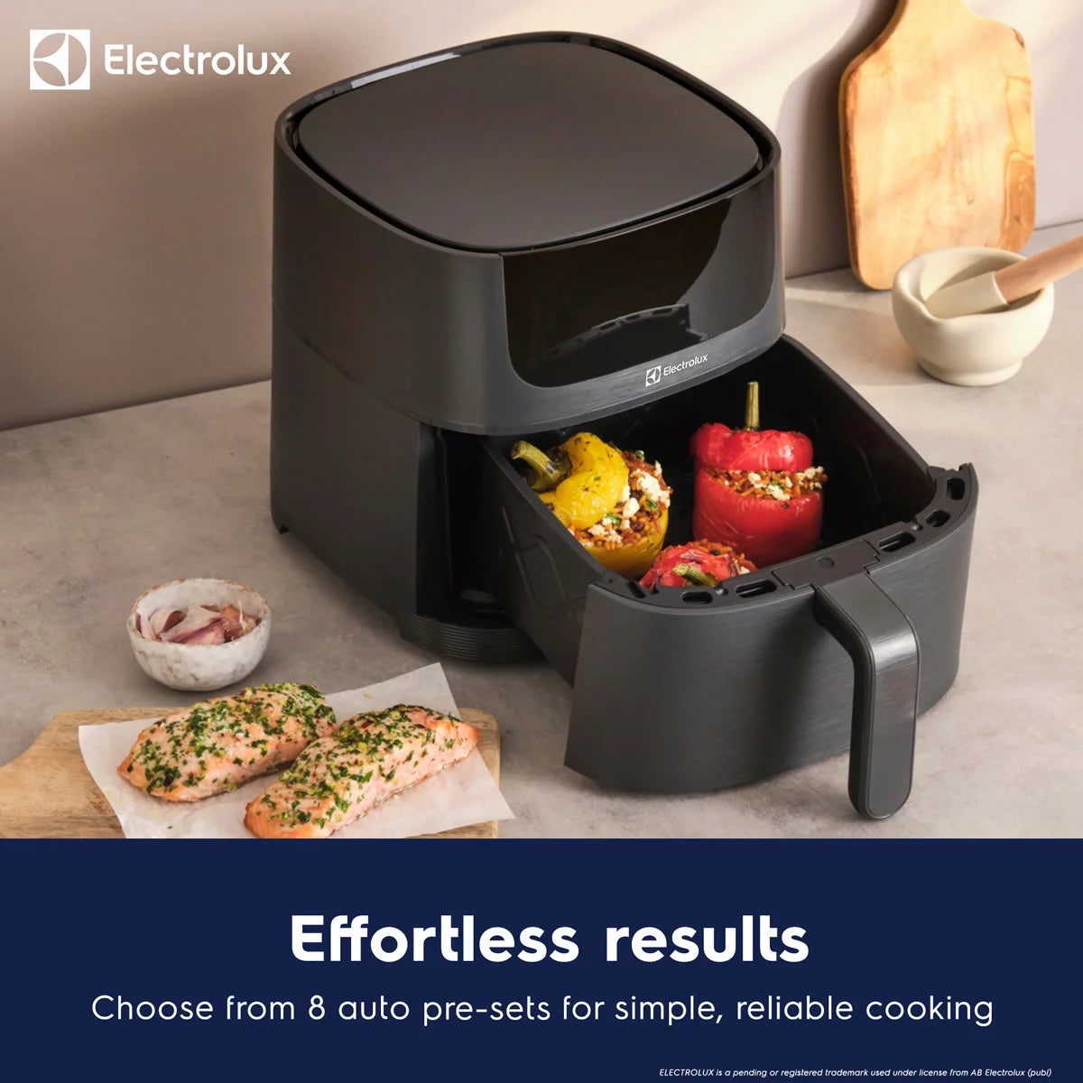 Electrolux SDA2982ELGRY 4L Air Fryer in Grey, view 3