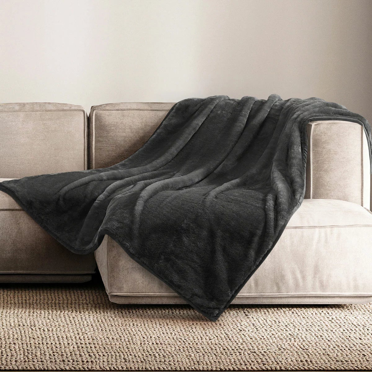 Mon Chateau Faux Fur Throw, 152 x 177 cm, view 18