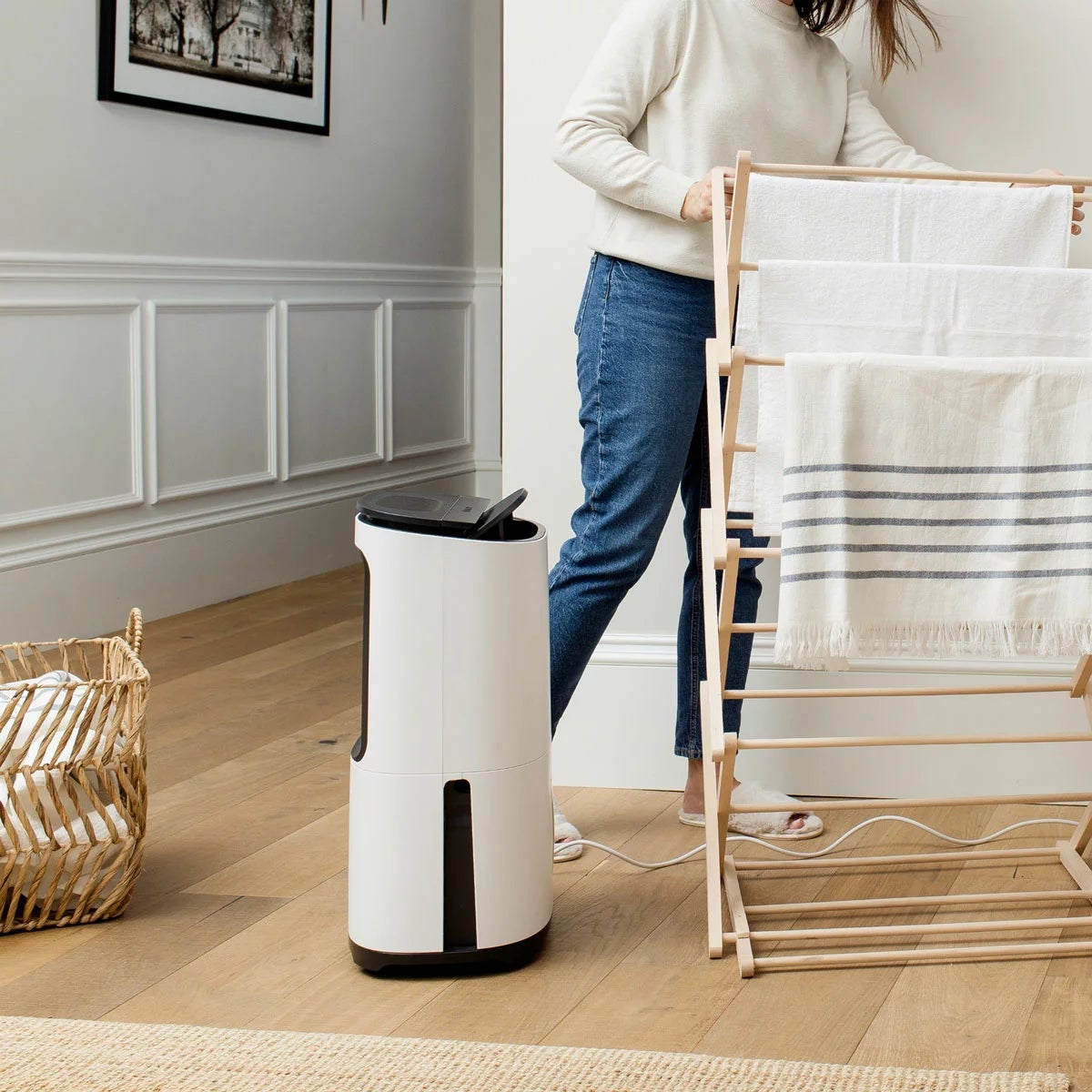 MeacoDry Arete Two Dehumidifier & Air Purifier 25L in Charcoal, view 5