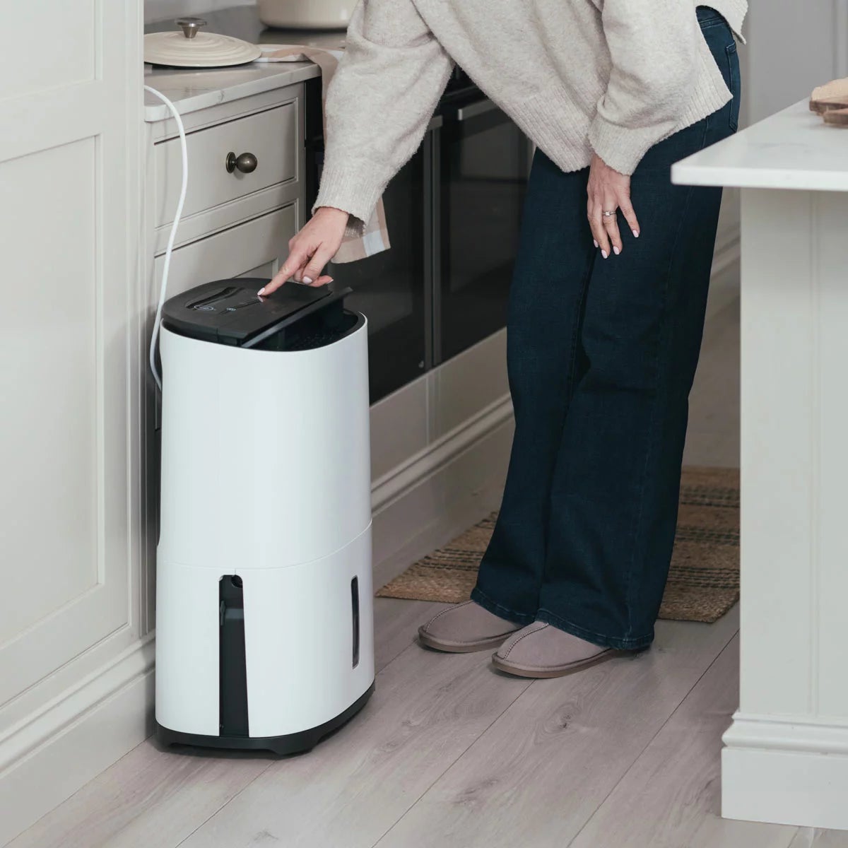 MeacoDry Arete Two Dehumidifier & Air Purifier 25L in Charcoal, view 6