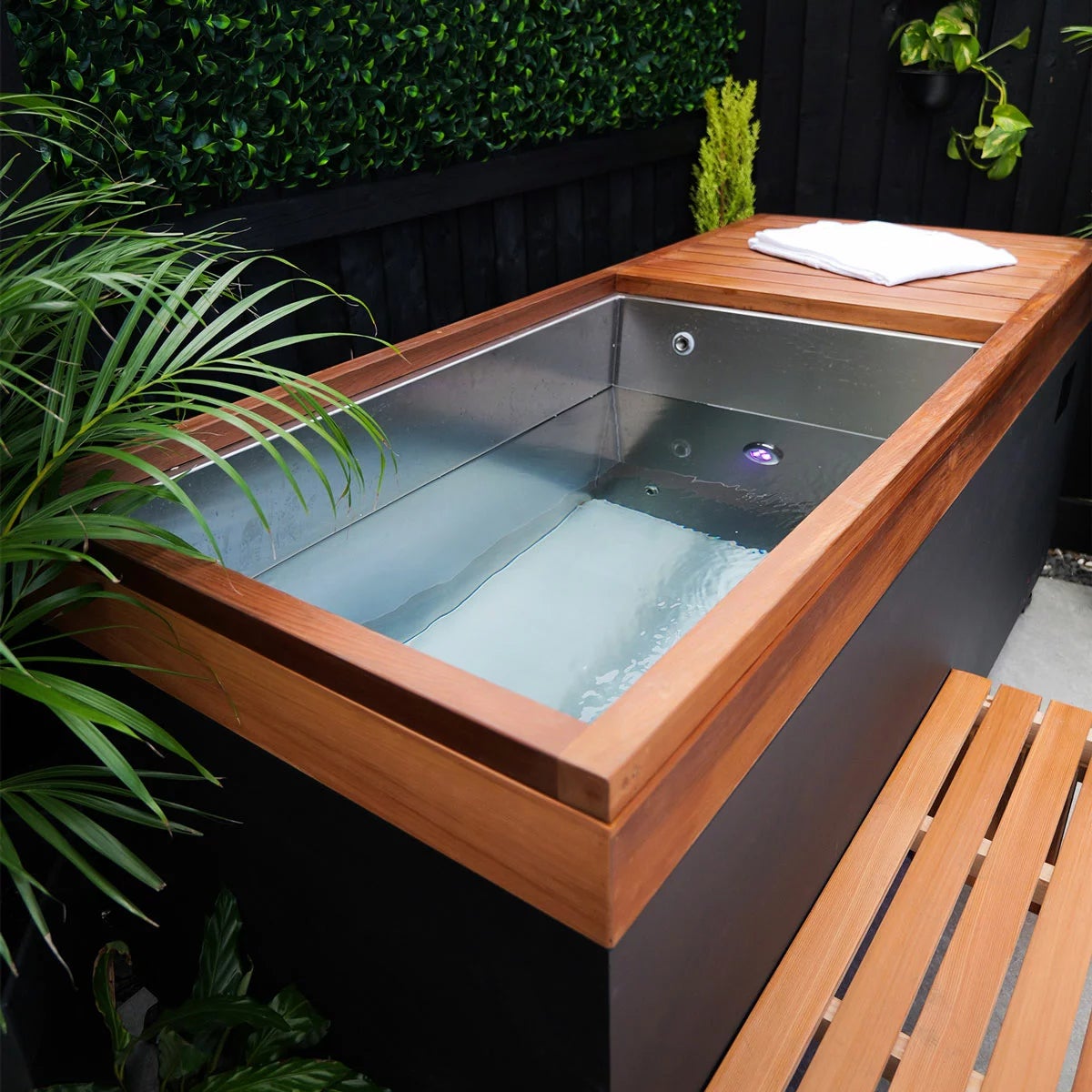 Insignia Ice Bath, view 3