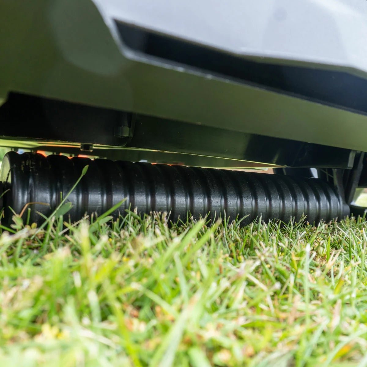 Yard Force 20V 33cm Brushless Cordless Mower & 20V 25cm Line Trimmer Bundle, view 4