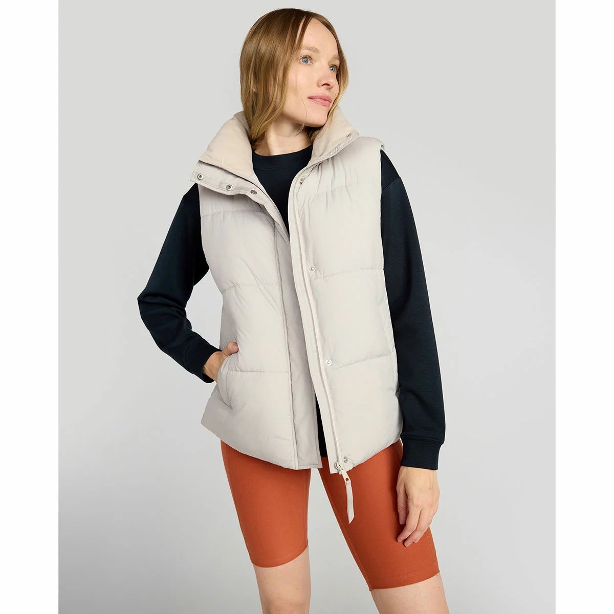 Mondetta Women's Puffer Vest, view 2