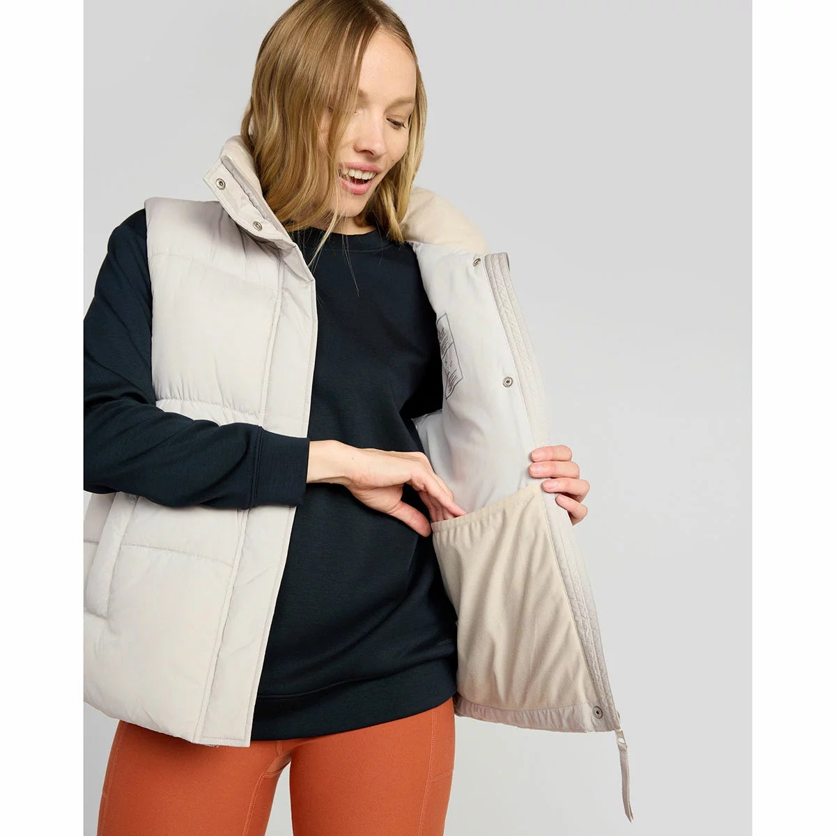 Mondetta Women's Puffer Vest, view 5