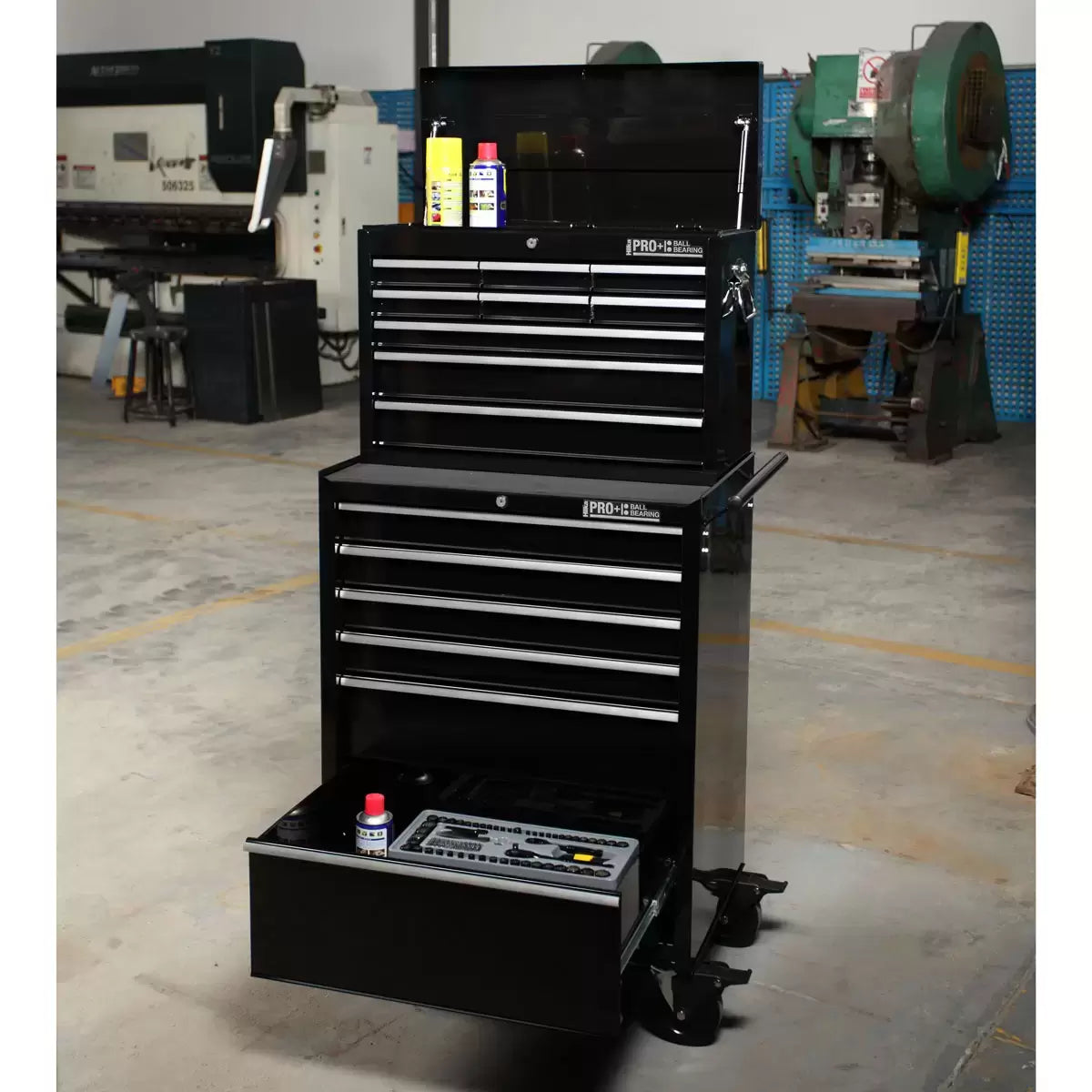 Hilka HD Pro+ 29" (74cm) 15-Drawer Combination Tool Chest Trolley