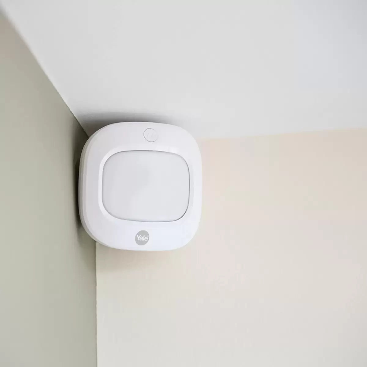 Yale IA-320 10pc Sync Smart Home Alarm with x4 Motion Sensors and x3 Window/Door